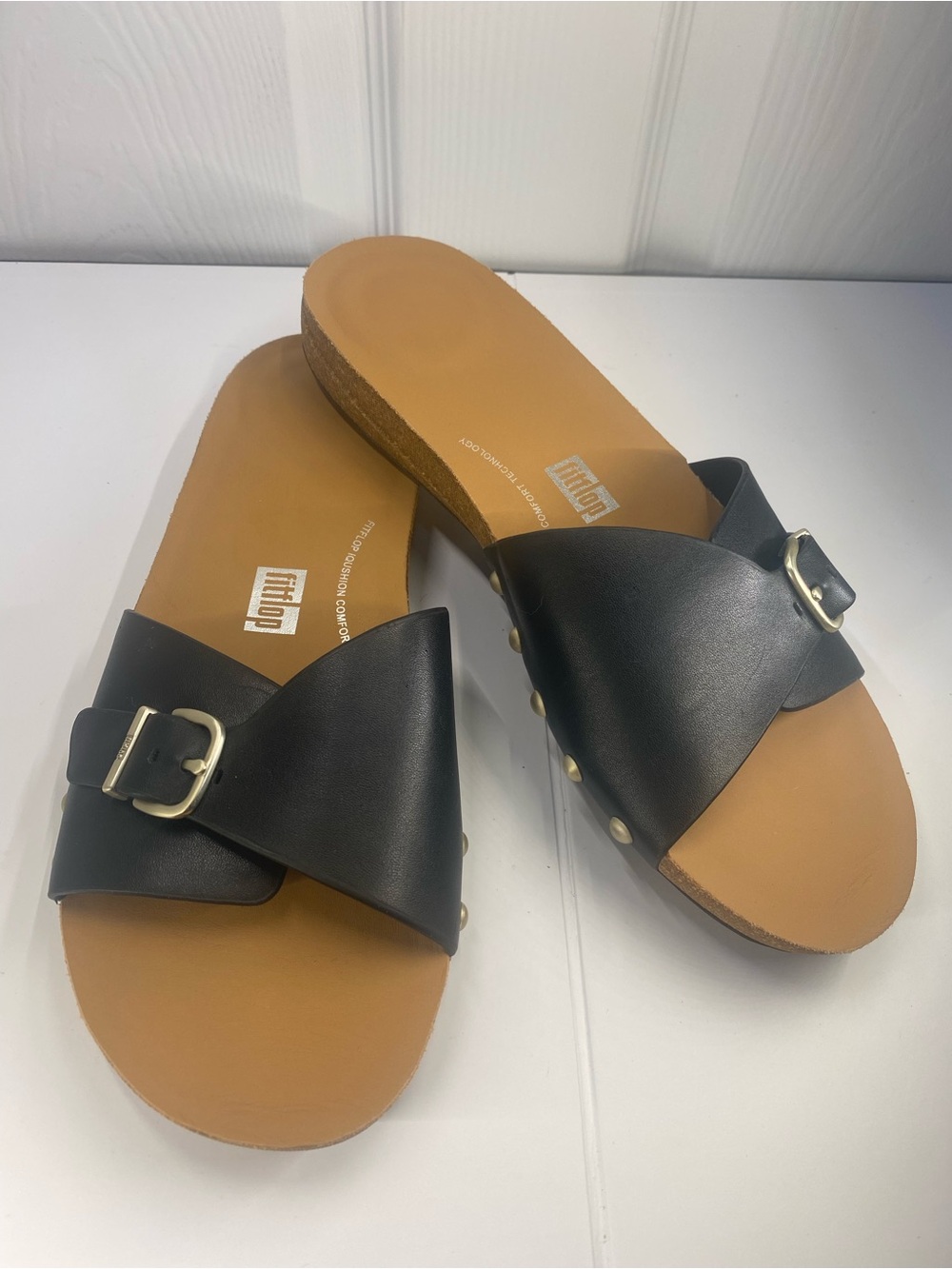 FitFlop NWT No Box Black Cross-Band Slide Sandals with Gold Buckle